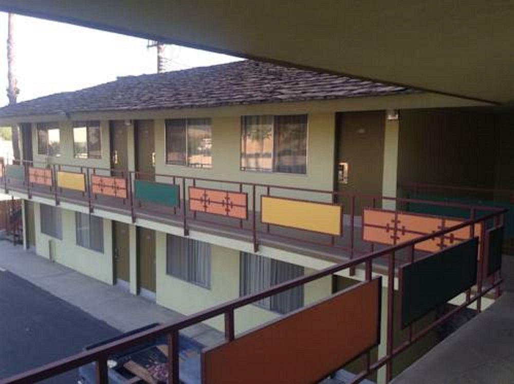 Tropics Motor Hotel Indio Luaran gambar